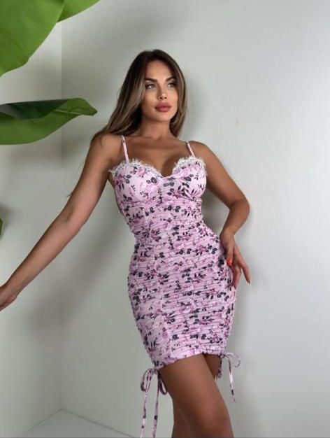 Robe mini bustier froncée imprimé floral rose Amoura
