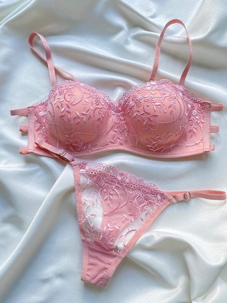 Jardin Secret™ | Ensemble Lingerie à Broderie Florale avec String
